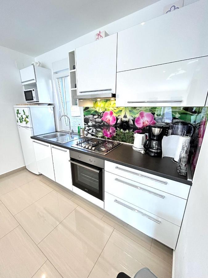Holiday house Sabine green Skrbčići Buitenkant foto
