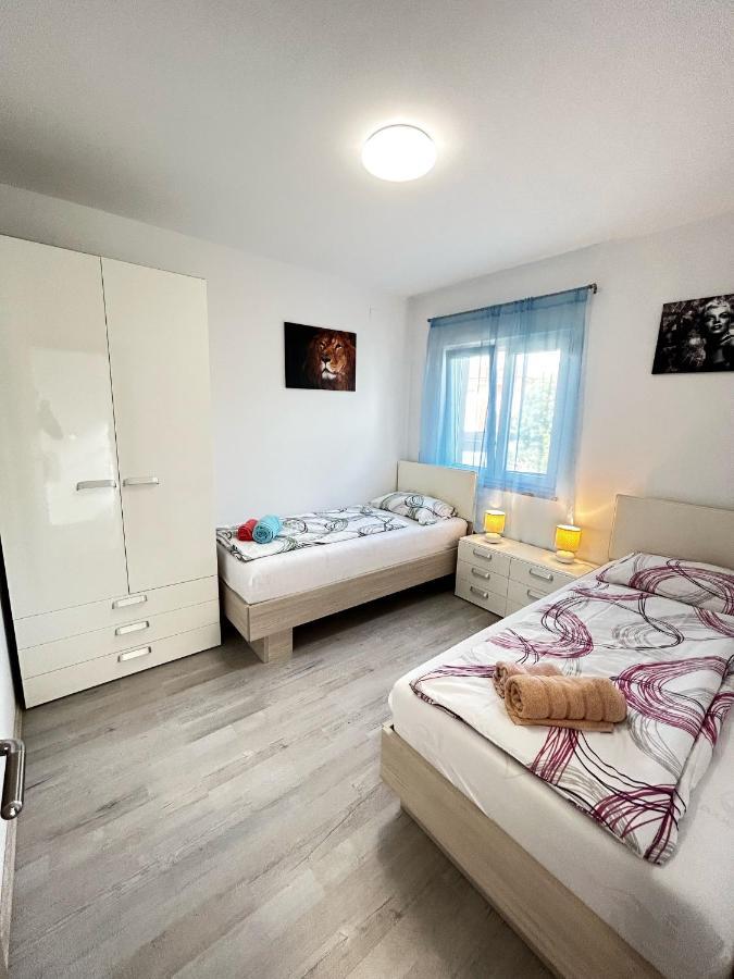 Holiday house Sabine green Skrbčići Buitenkant foto
